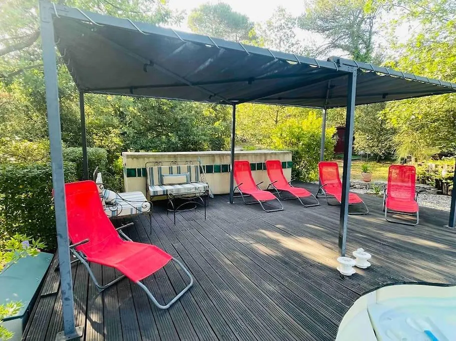Holiday home Maison Avec Piscine Dans Le Luberon Menerbes